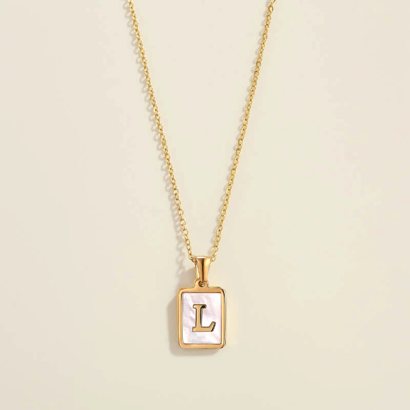 Madrepérola Letter Necklace