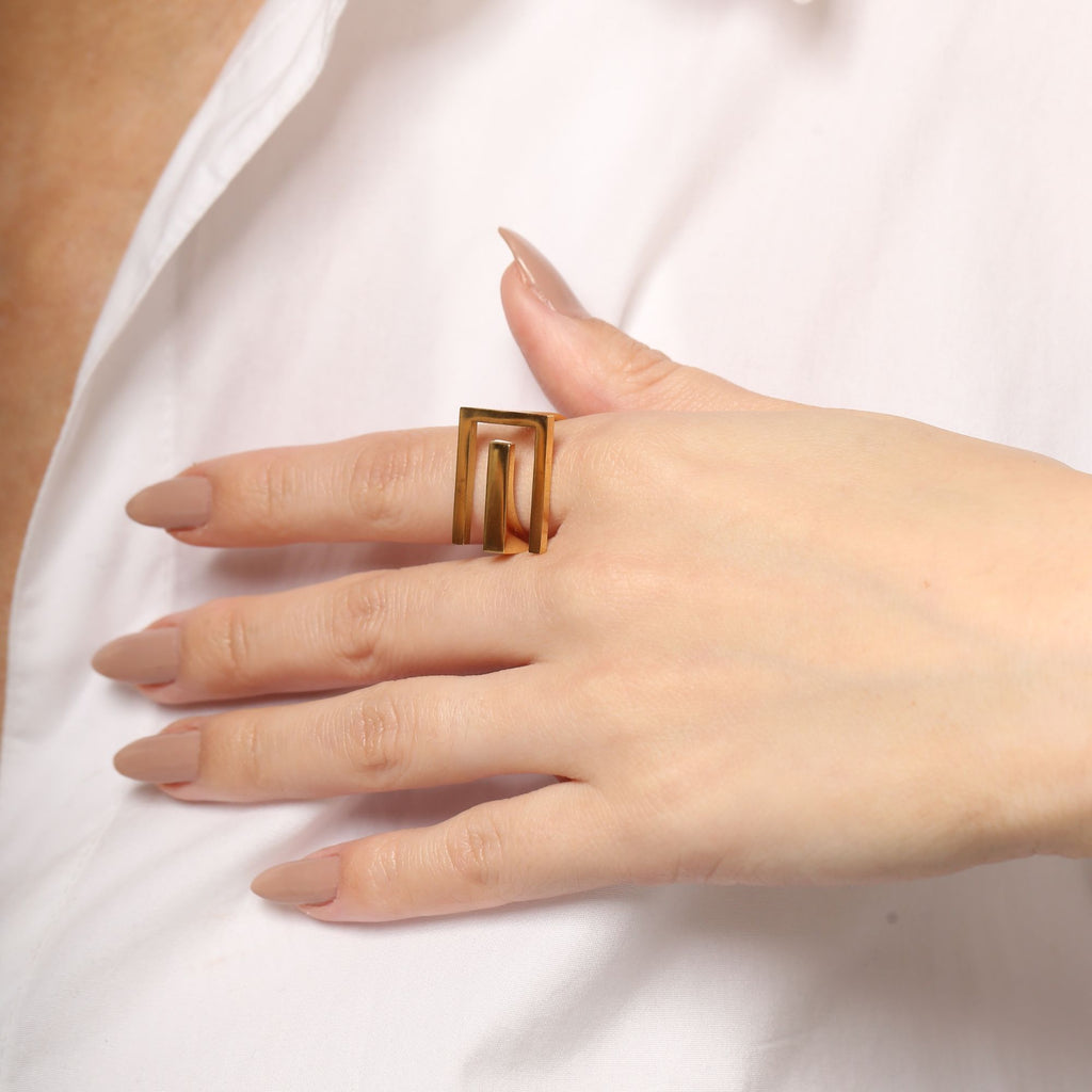 Eva Ring