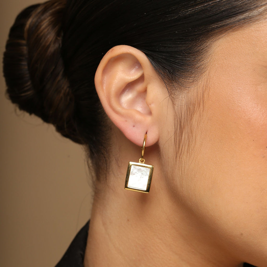 Madrepérola Charm Hoops