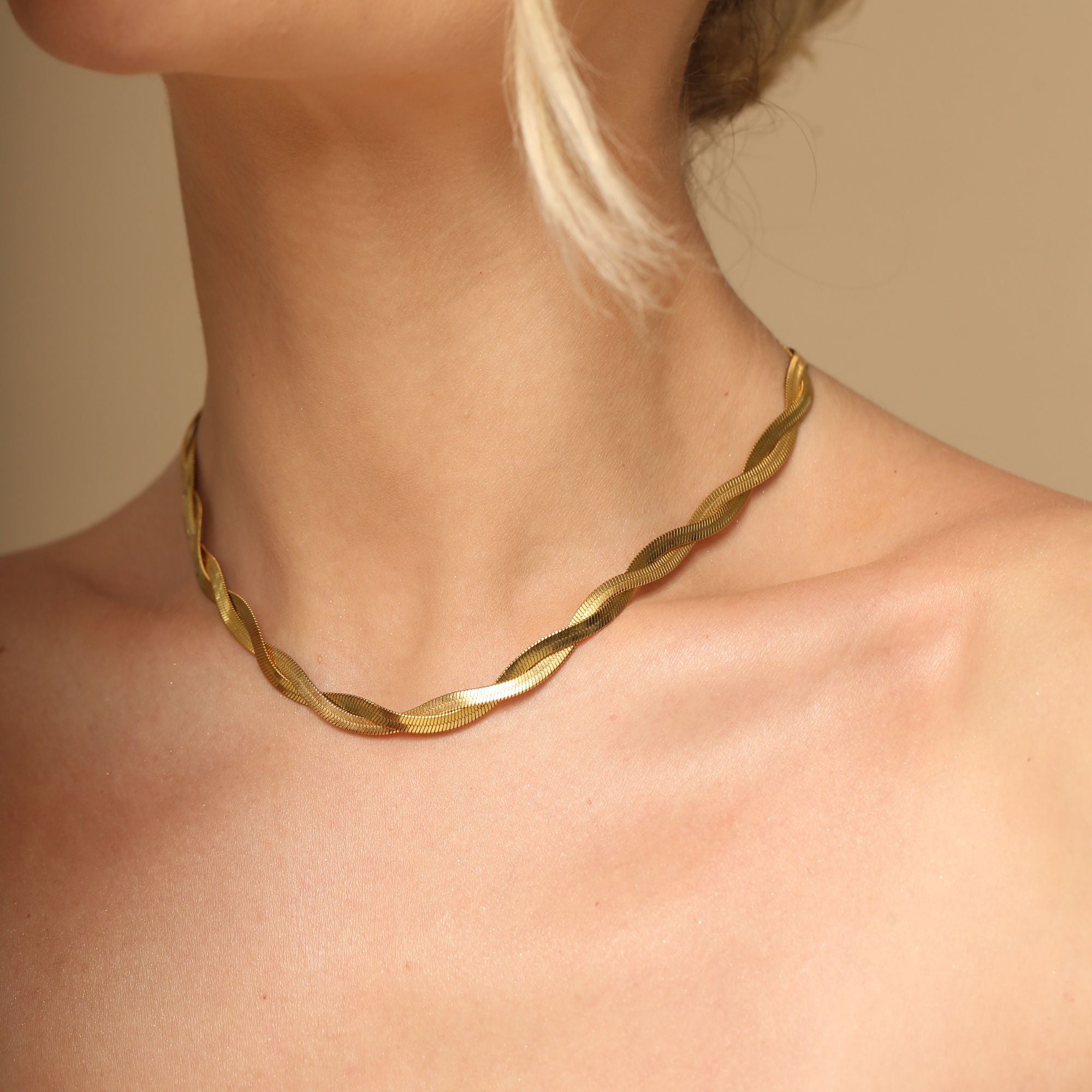 Twisted Betina Choker