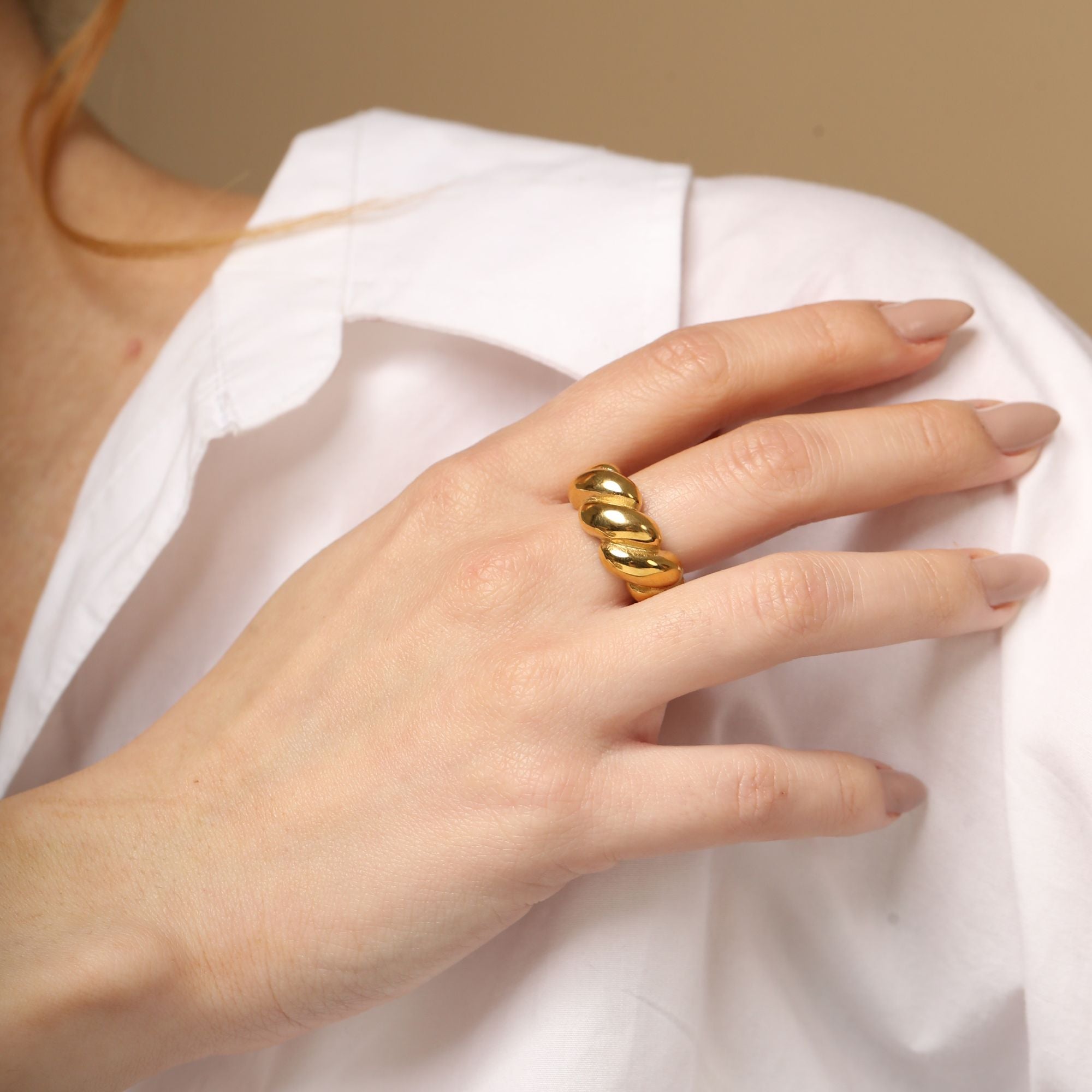 Bold Elizabeth Ring