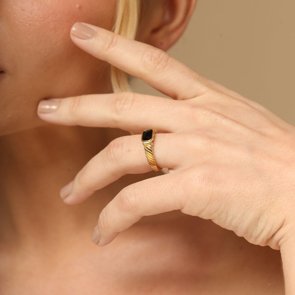 Bold Leona Ring