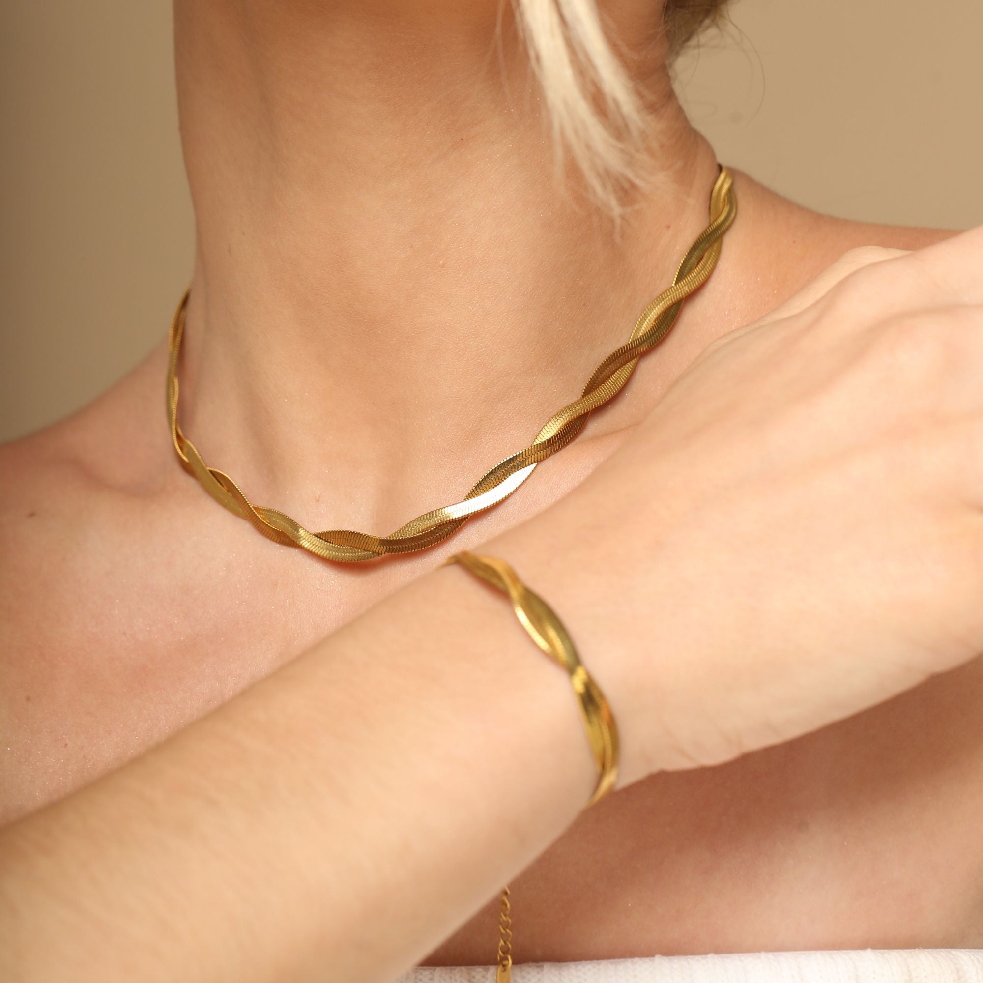 Twisted Betina Choker