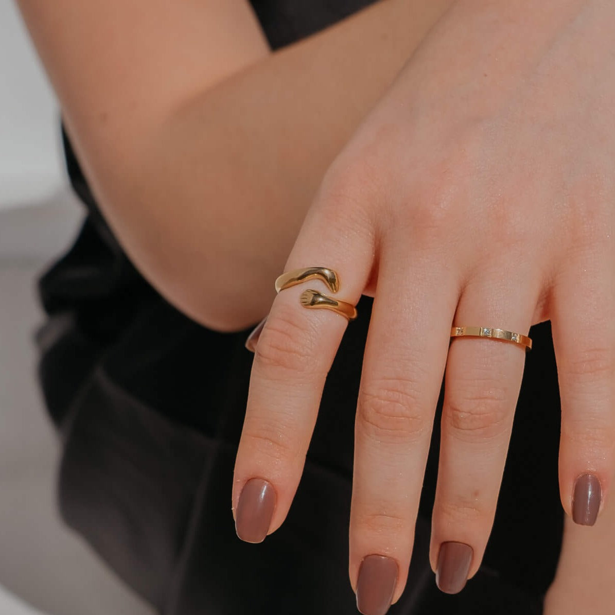 Paola Embrace Ring