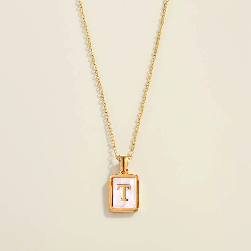 Madrepérola Letter Necklace