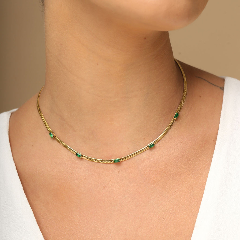 Betina Esmeralda Chain