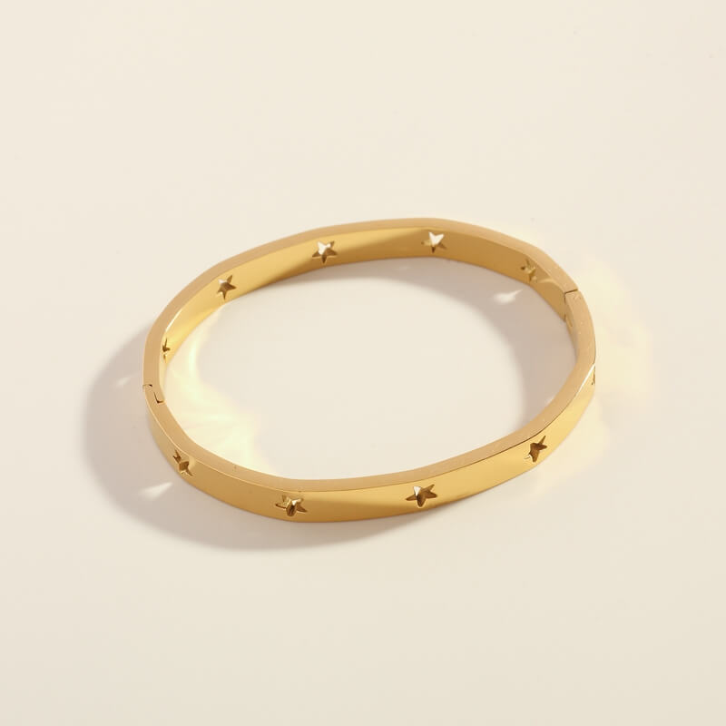 Stella Bangle