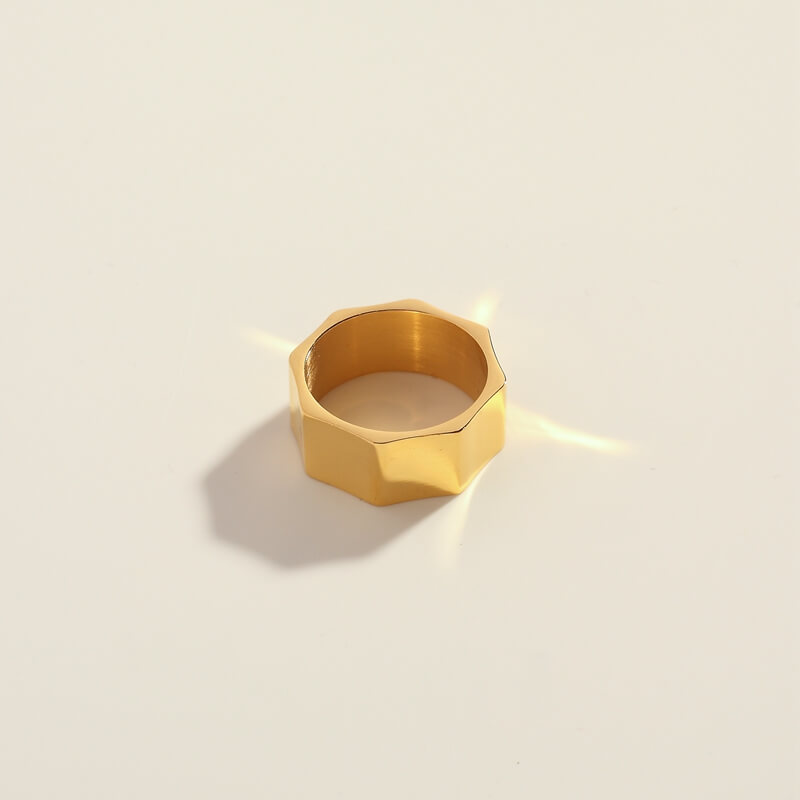 Bold Ivy Ring