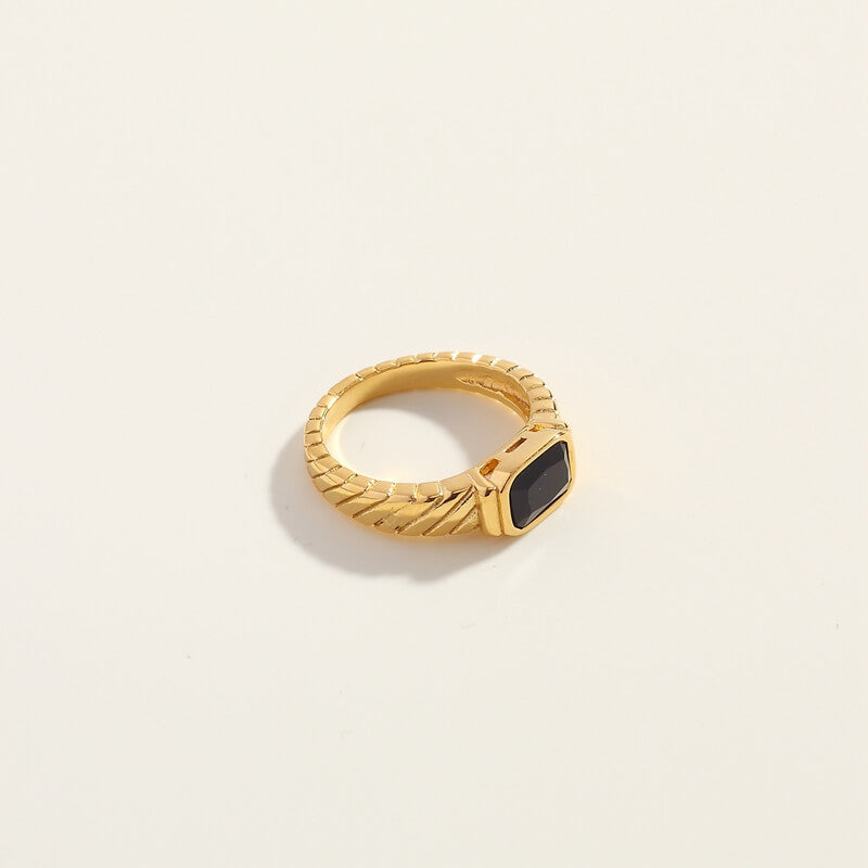 Bold Leona Ring