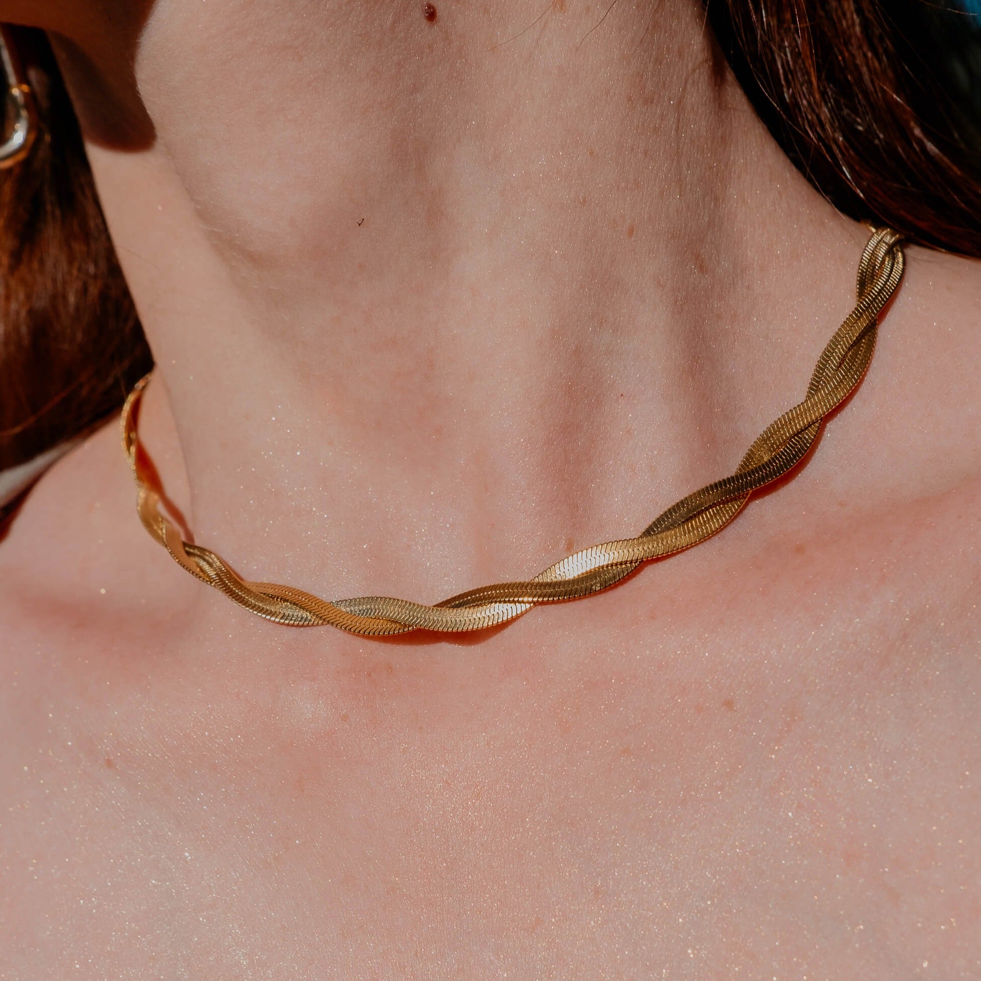 Twisted Betina Choker